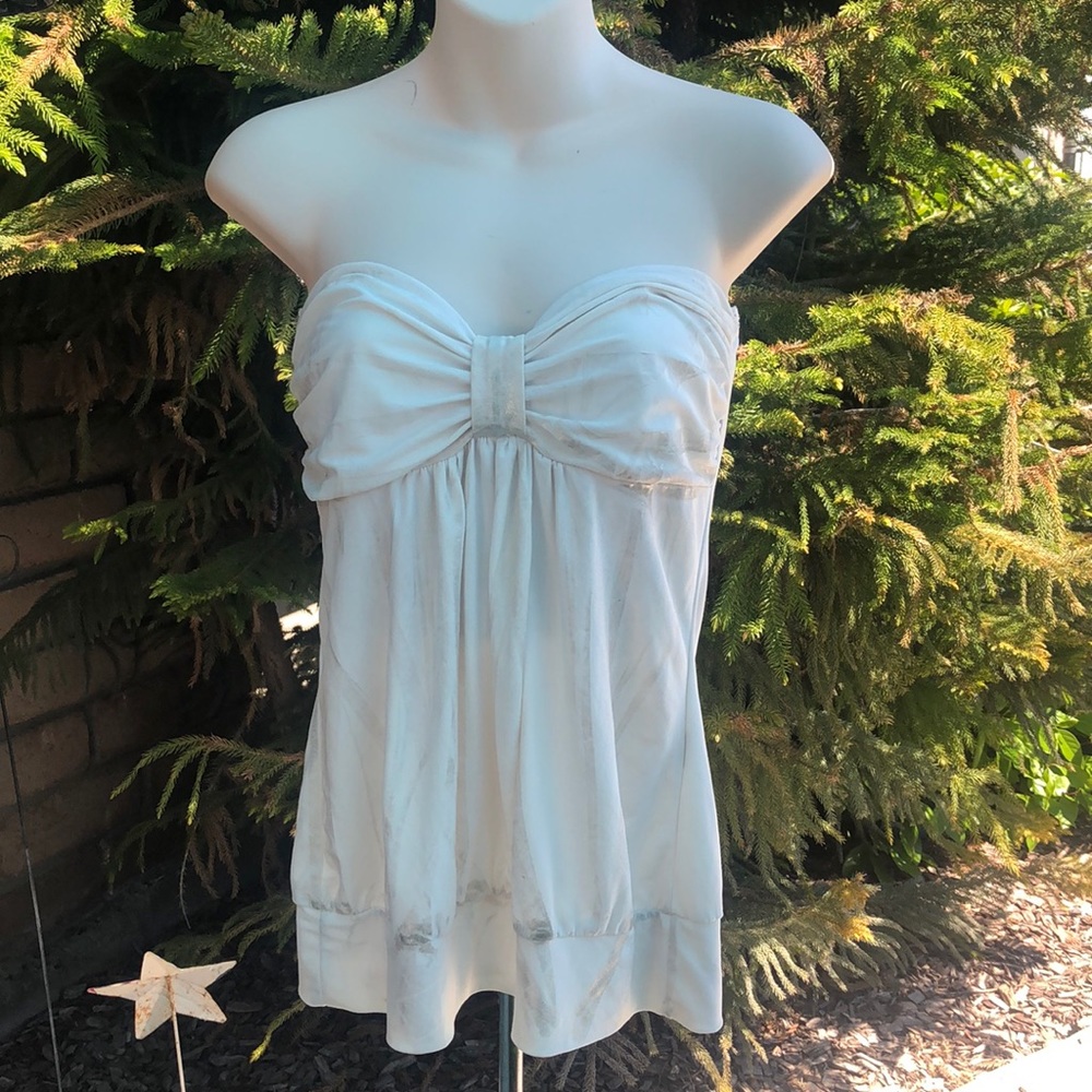 Strapless top